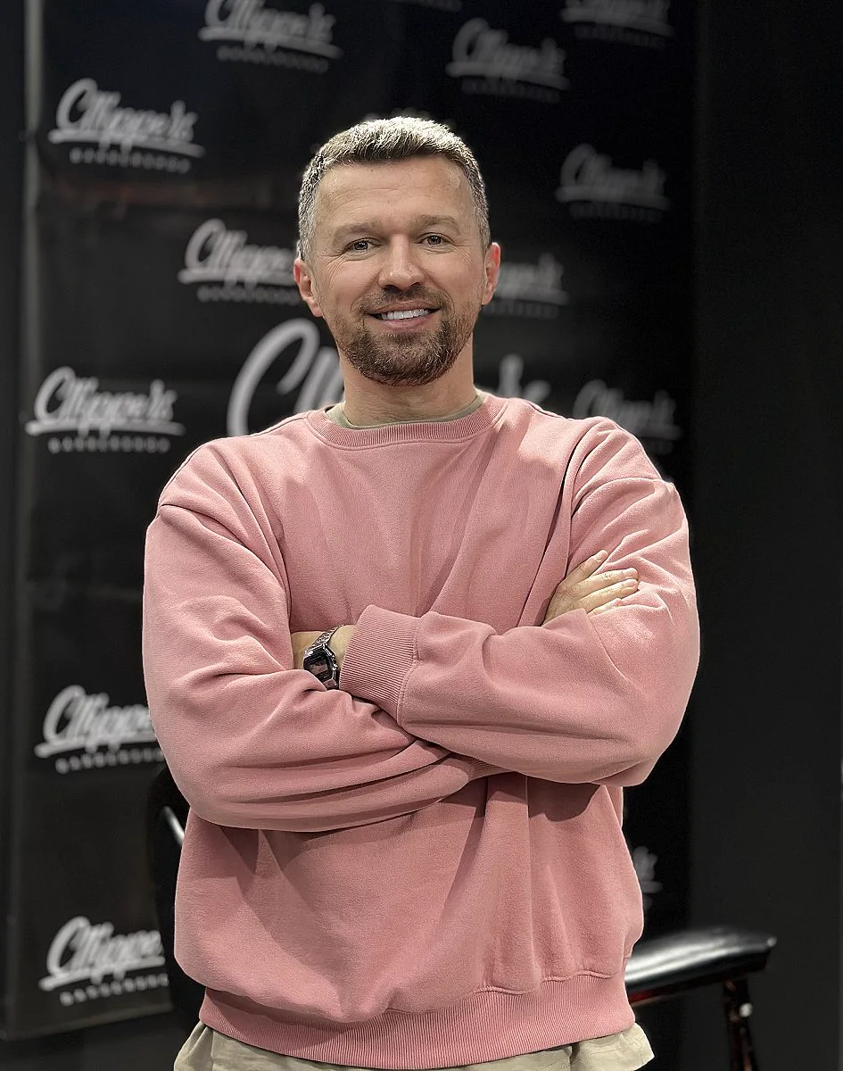 Ferdi Braha në Cllippers Barbershop